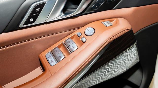 2024 BMW X7 M60i