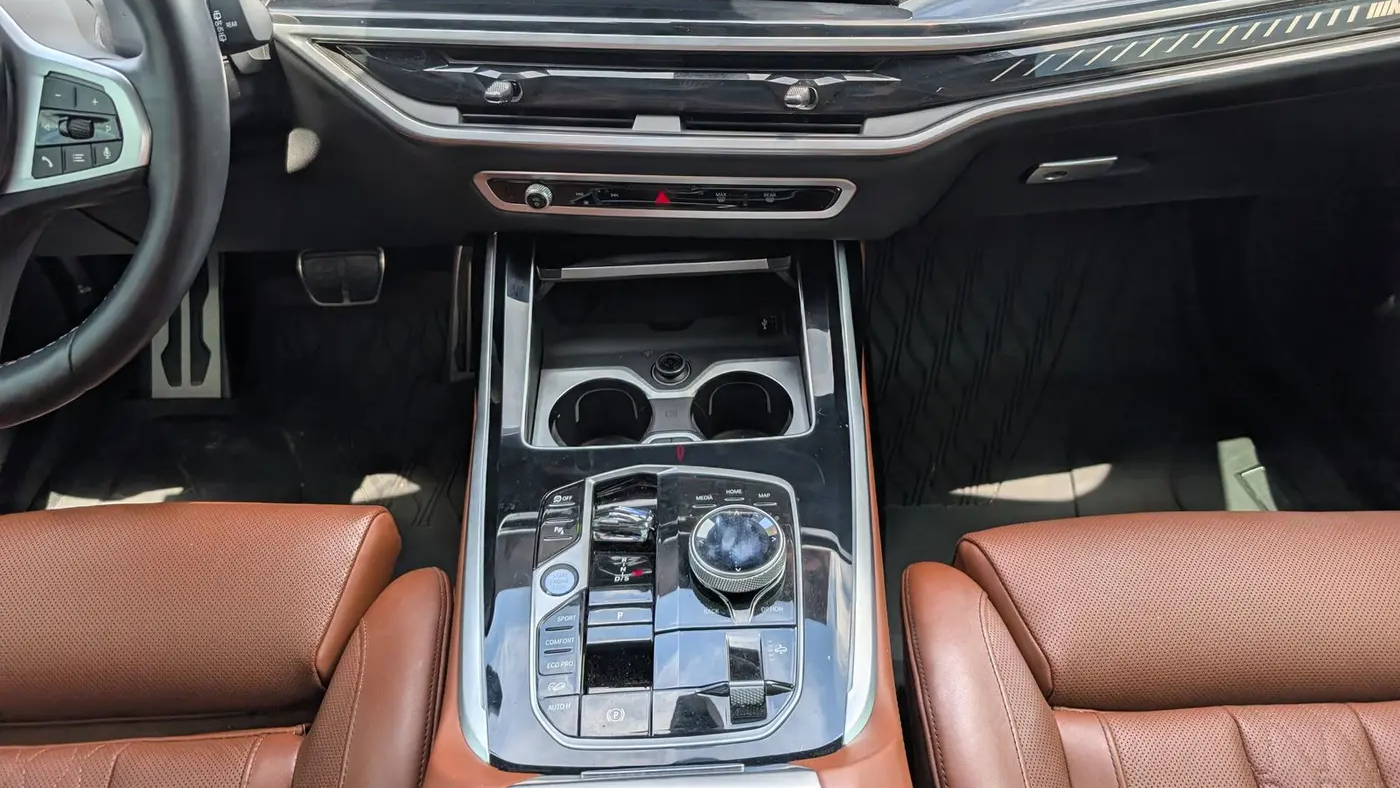 2025 BMW X7 M60i