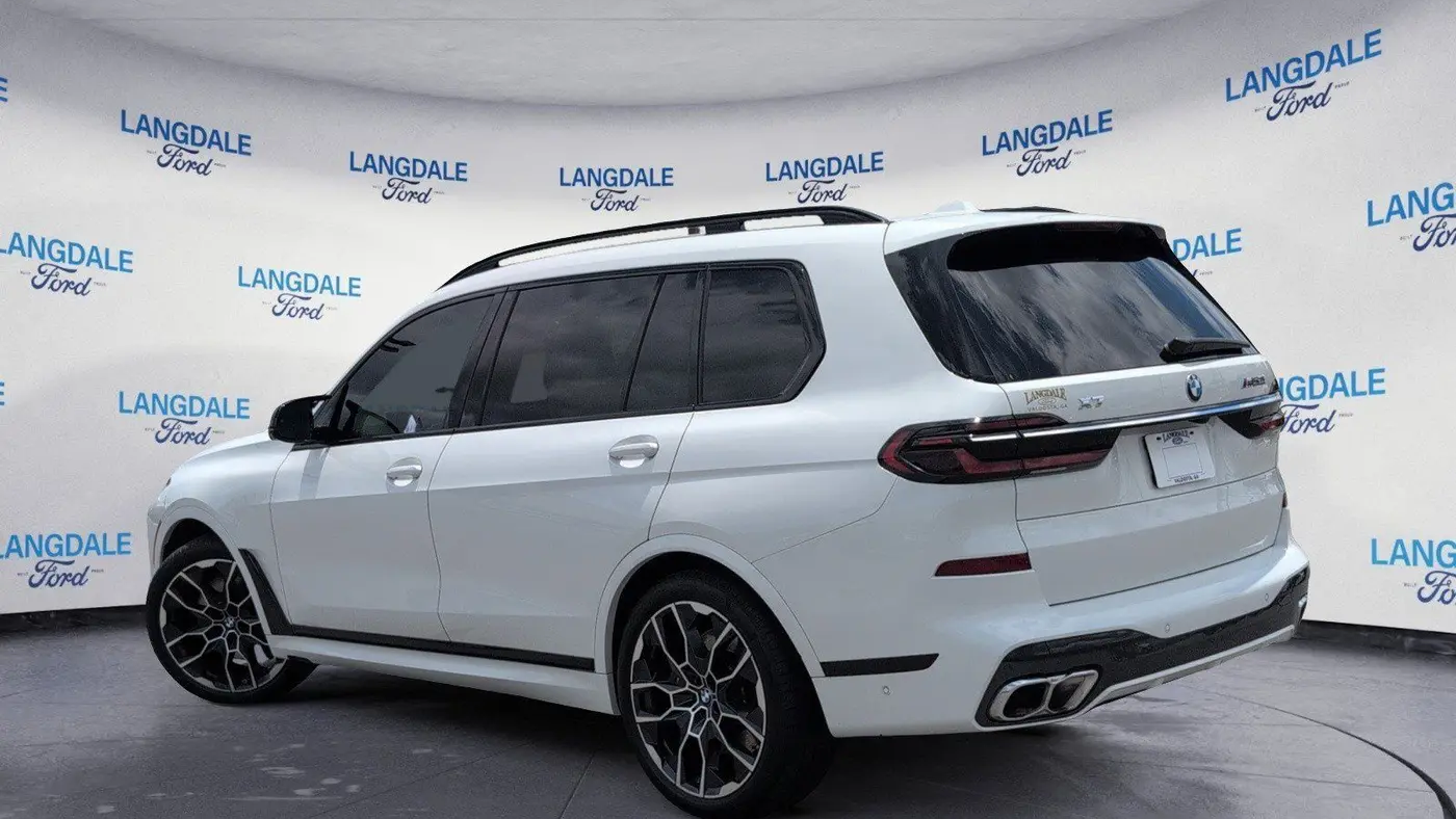 2025 BMW X7 M60i