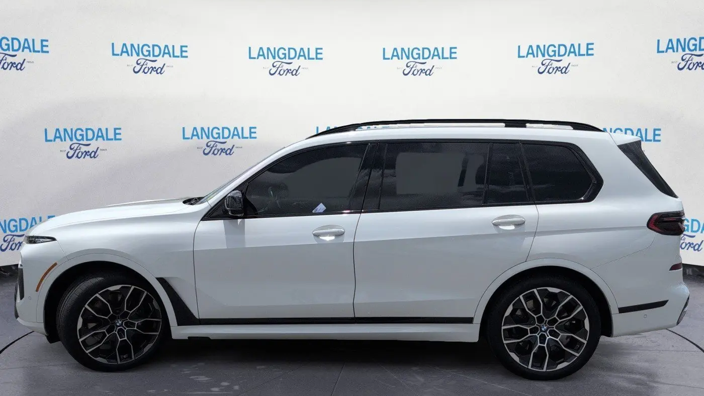 2025 BMW X7 M60i