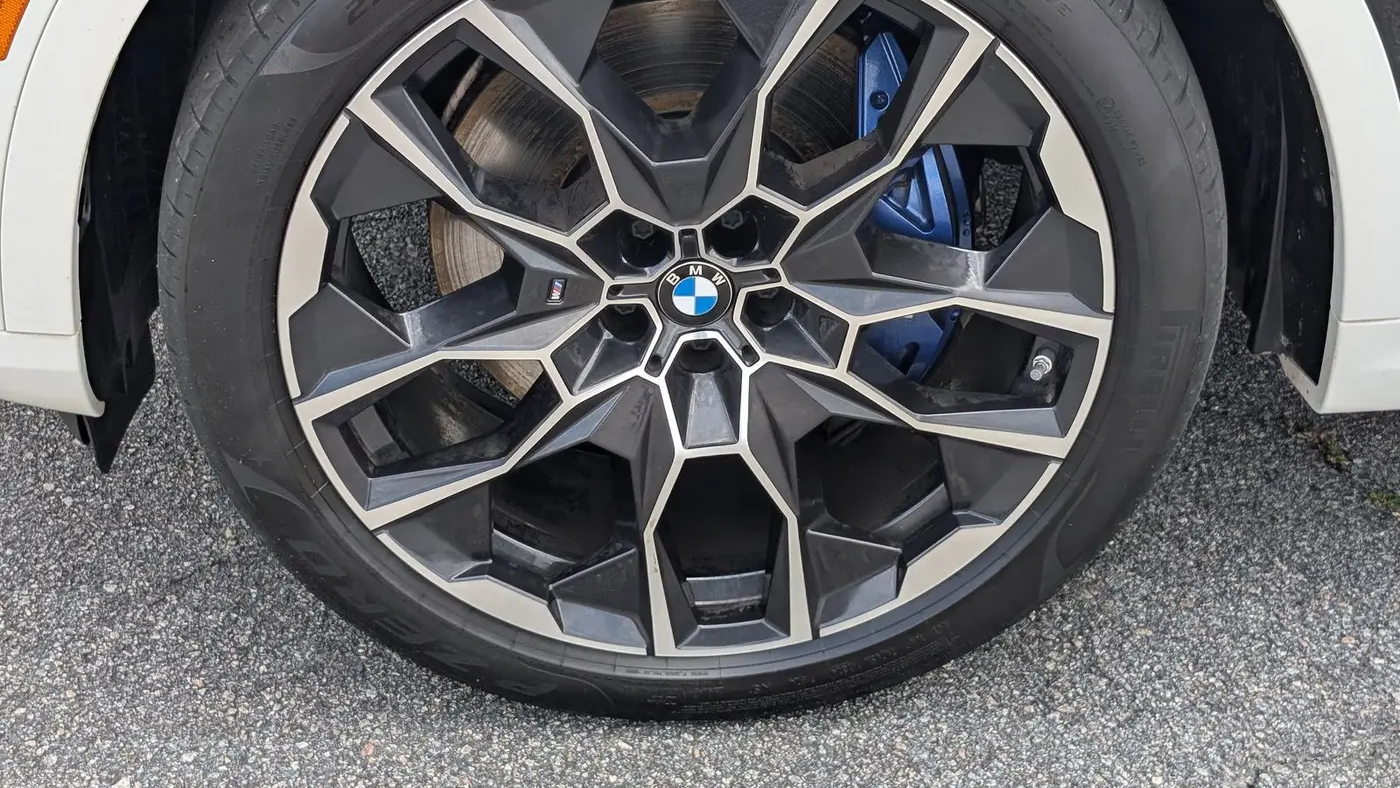 2025 BMW X7 M60i