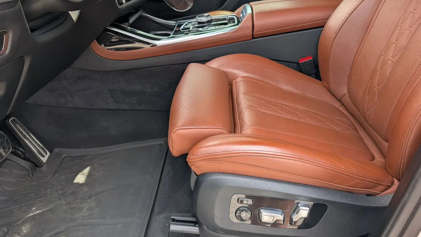 2025 BMW X7 M60i