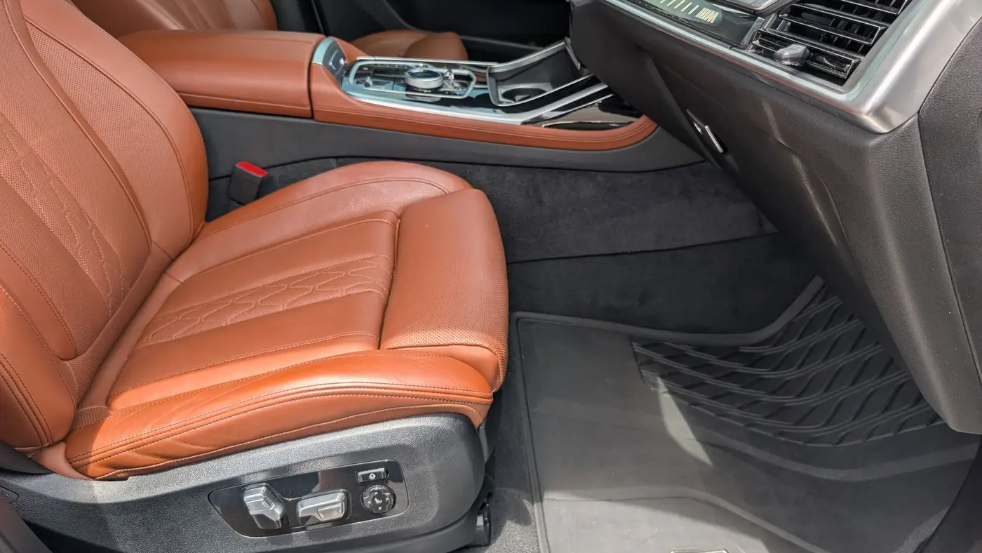 2025 BMW X7 M60i