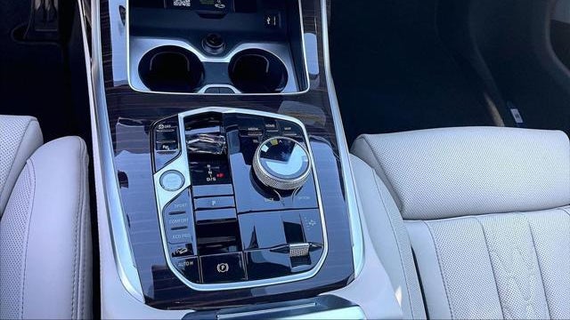 2026 BMW X7 M60i
