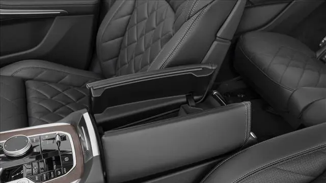 2027 BMW X7 M60i