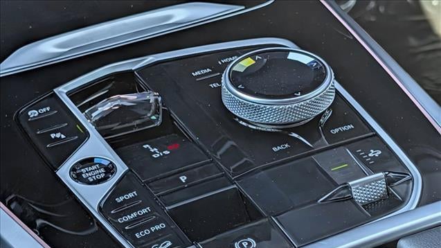 2024 BMW X7 M60i