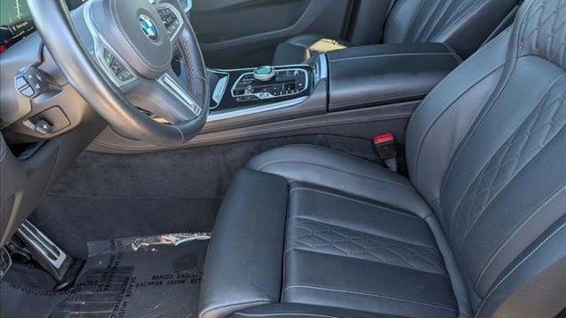 2024 BMW X7 M60i
