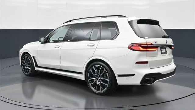 2024 BMW X7 M60i