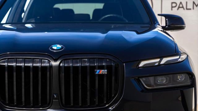 2025 BMW X7 M60i