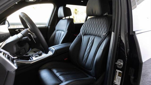 2025 BMW X7 M60i