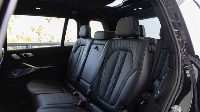 2025 BMW X7 M60i