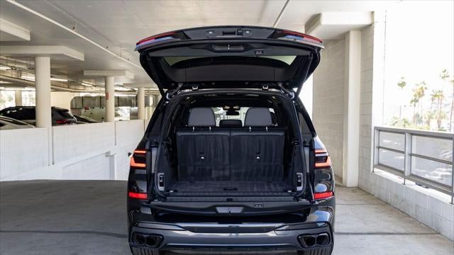 2025 BMW X7 M60i