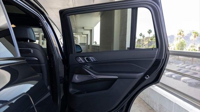 2025 BMW X7 M60i