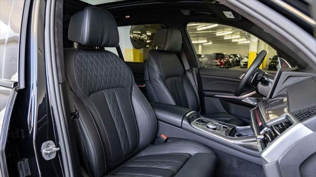 2025 BMW X7 M60i