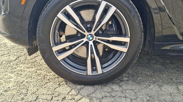 2025 BMW X7 M60i