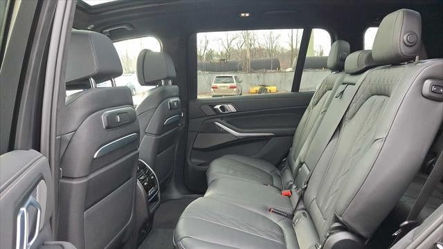 2025 BMW X7 M60i