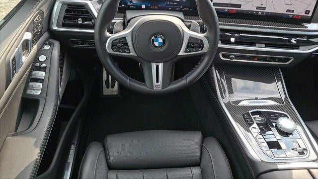 2025 BMW X7 M60i