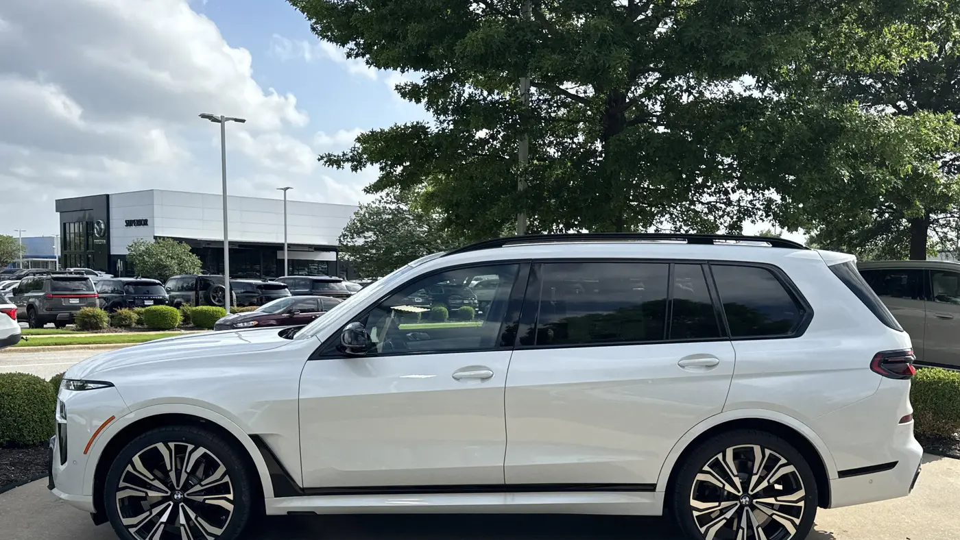2027 BMW X7 M60i