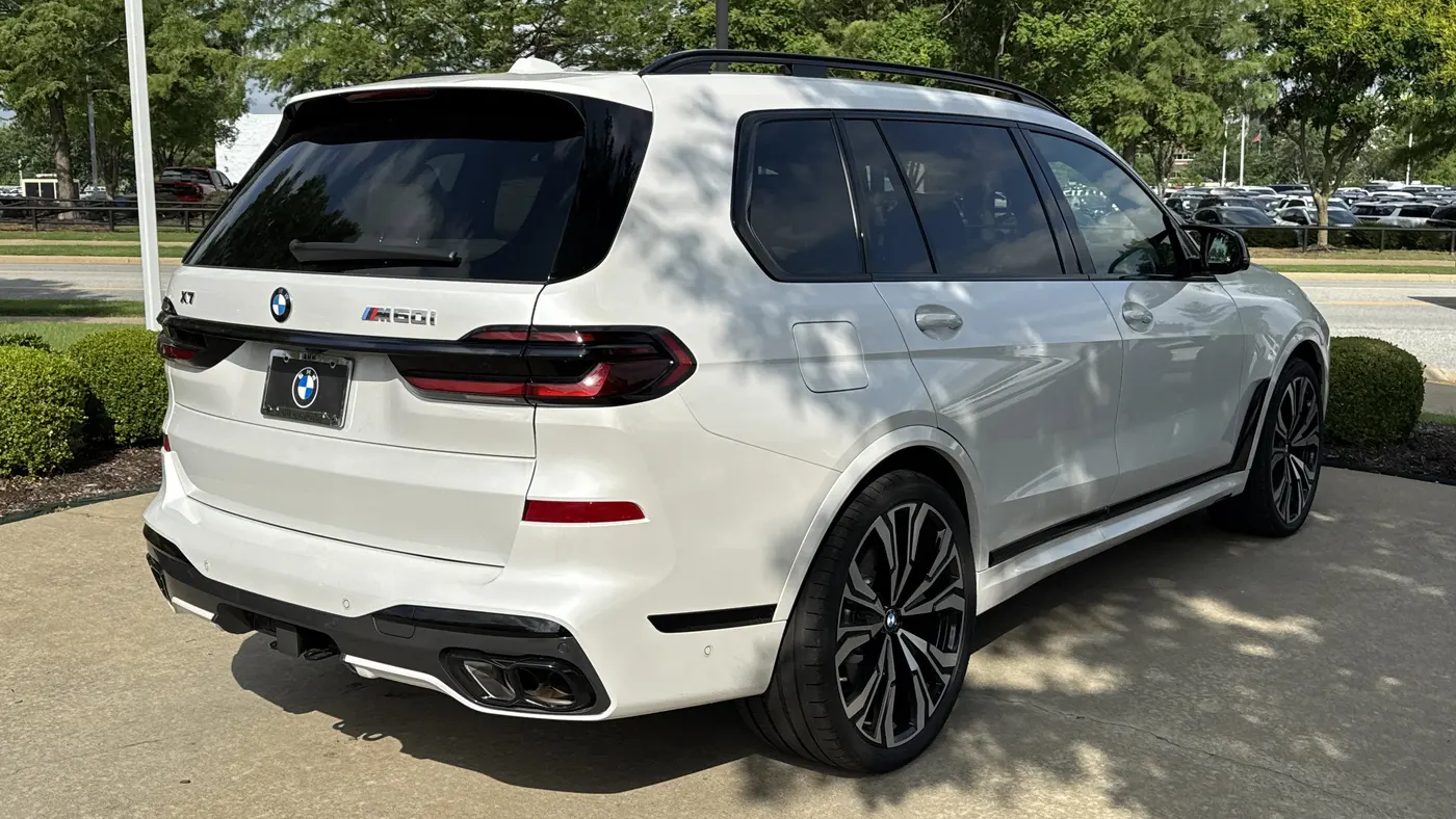 2027 BMW X7 M60i