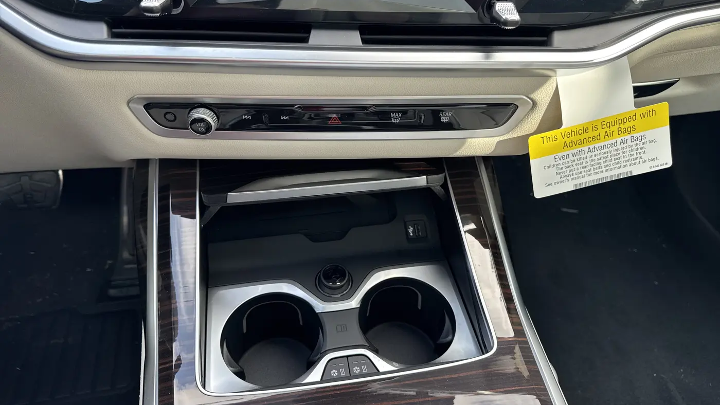 2027 BMW X7 M60i