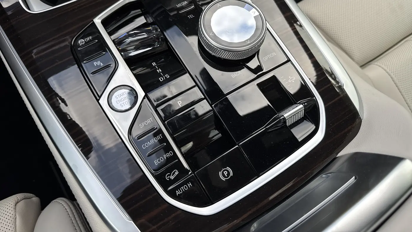 2027 BMW X7 M60i