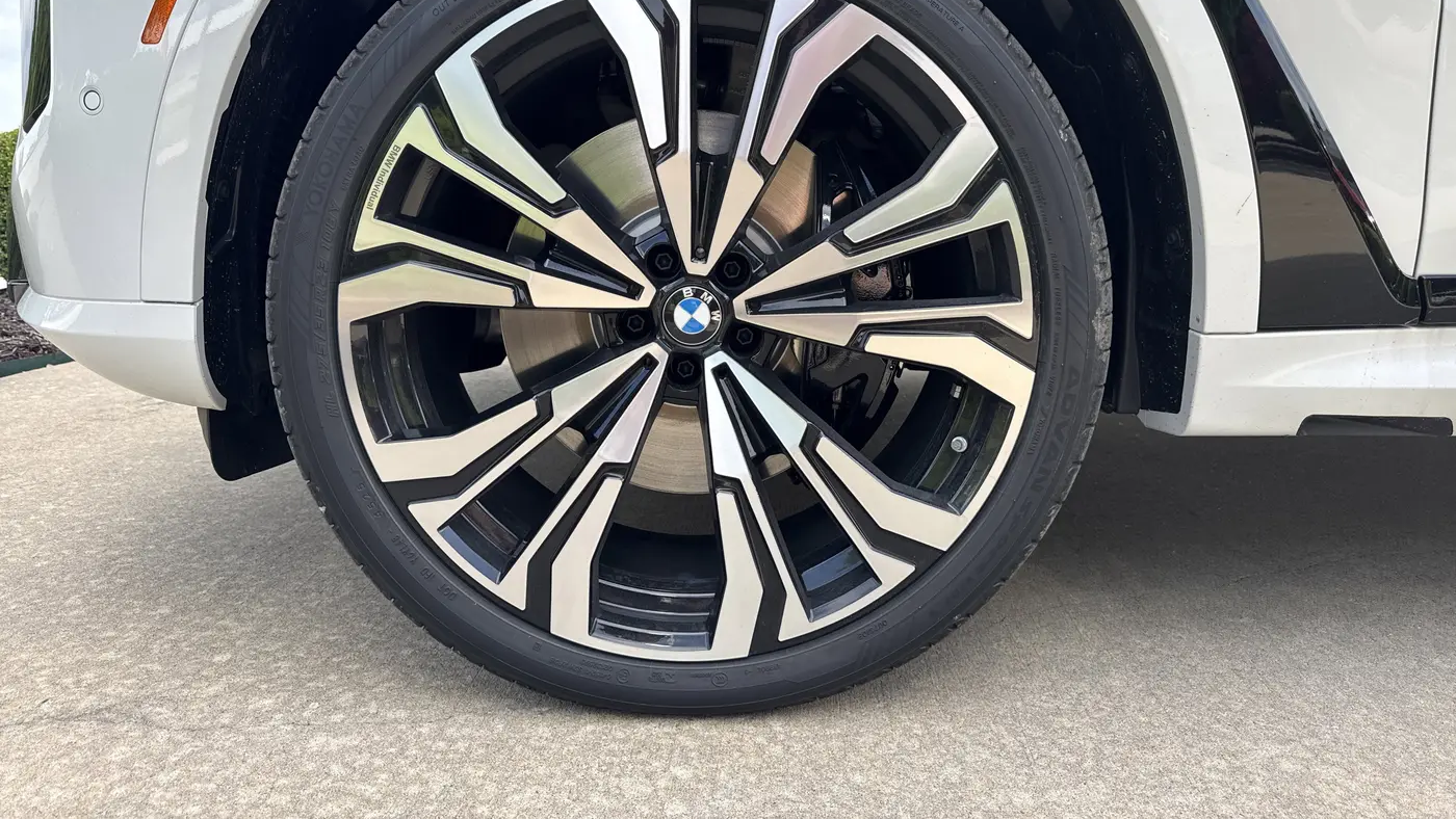 2027 BMW X7 M60i