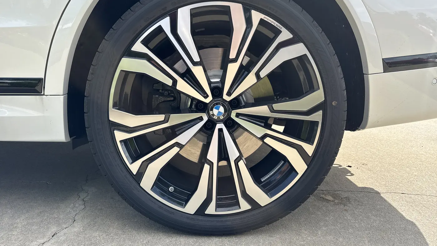 2027 BMW X7 M60i