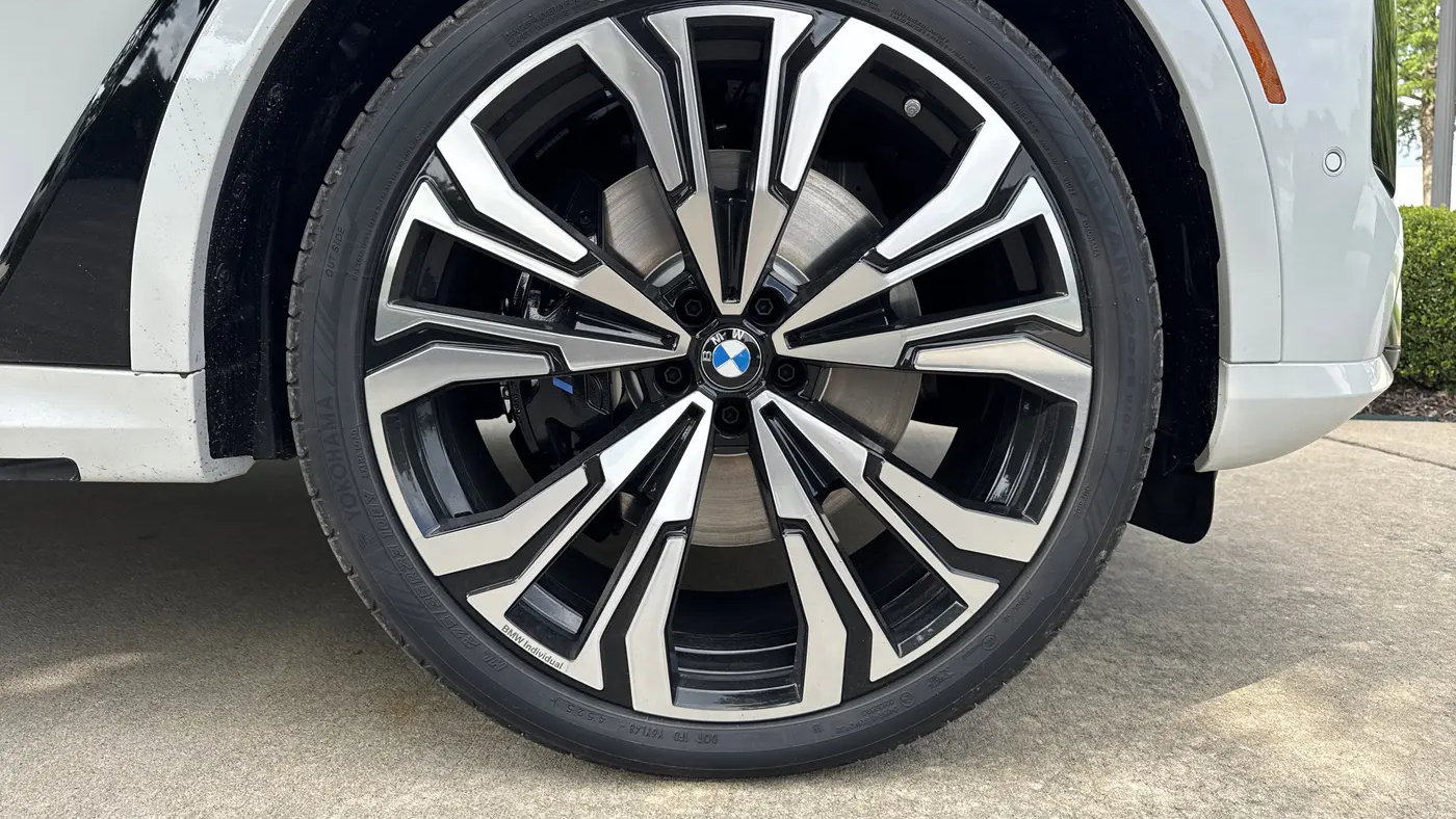 2027 BMW X7 M60i