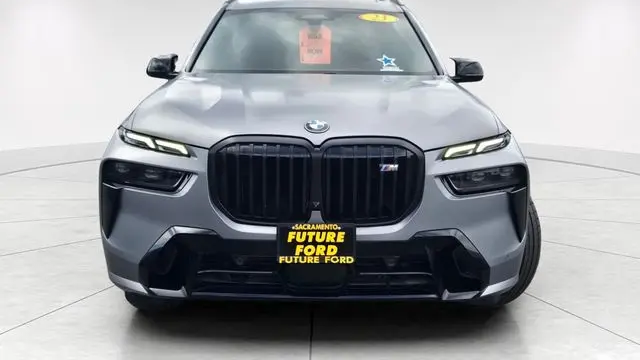 2023 BMW X7 M60i