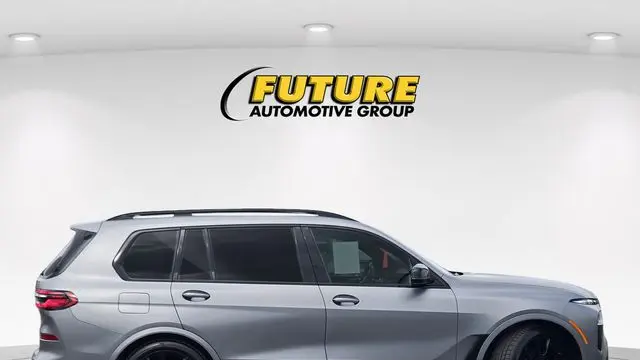2023 BMW X7 M60i
