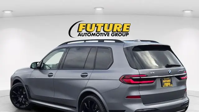 2023 BMW X7 M60i