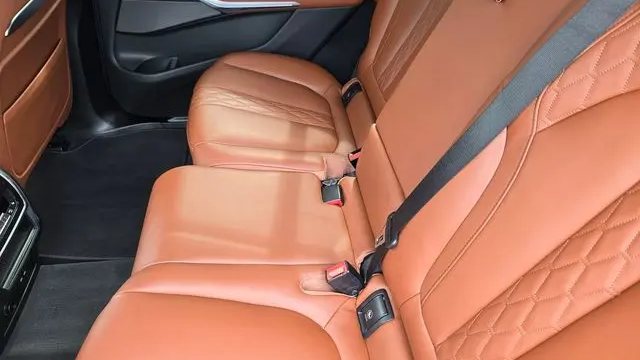 2023 BMW X7 M60i