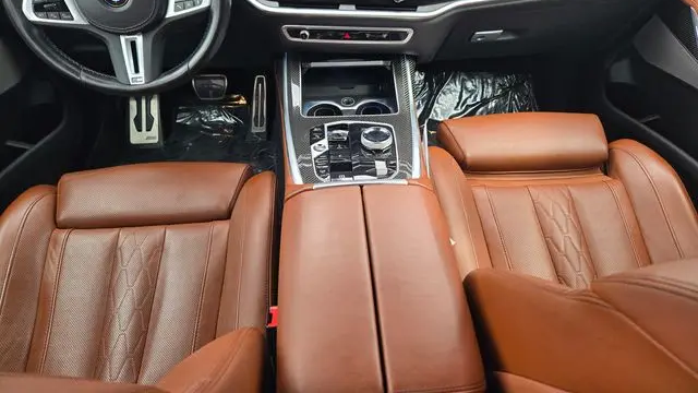2023 BMW X7 M60i
