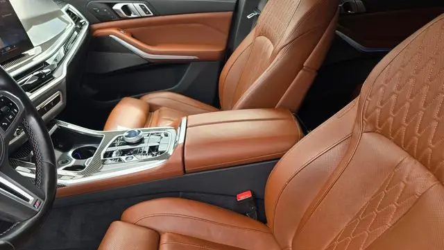 2023 BMW X7 M60i
