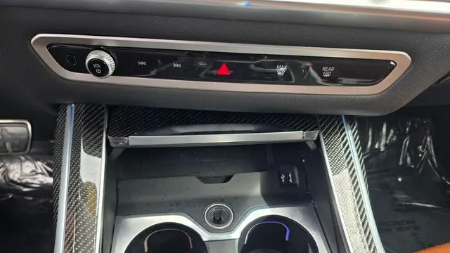 2023 BMW X7 M60i