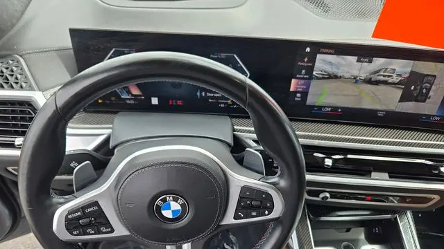 2023 BMW X7 M60i