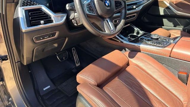 2024 BMW X7 M60i
