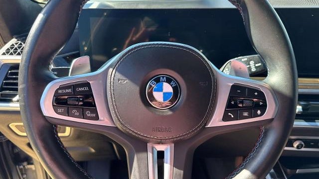 2024 BMW X7 M60i