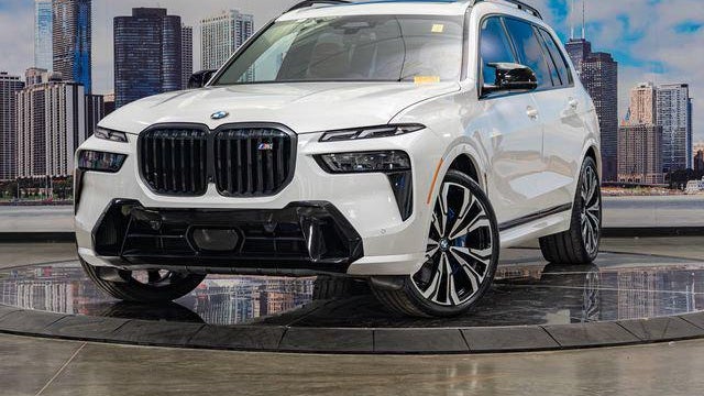 2025 BMW X7 M60i