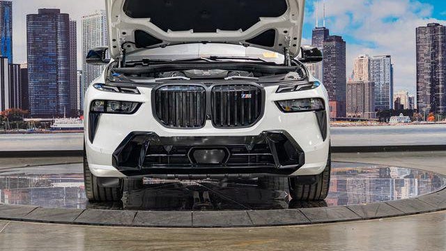 2025 BMW X7 M60i