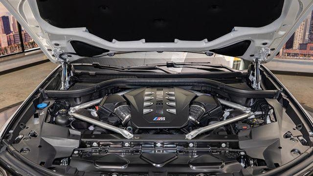 2025 BMW X7 M60i