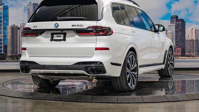 2025 BMW X7 M60i