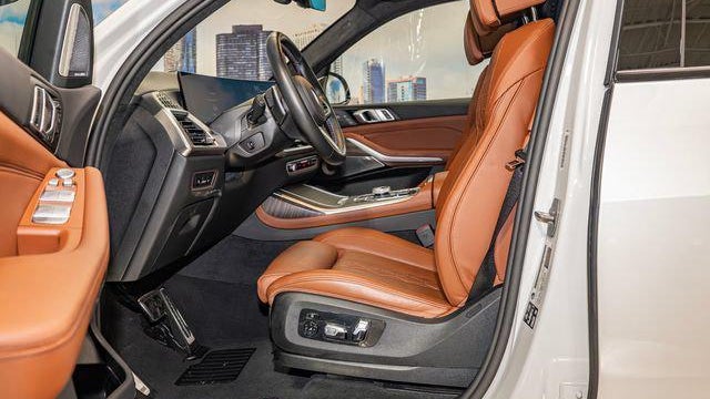 2025 BMW X7 M60i