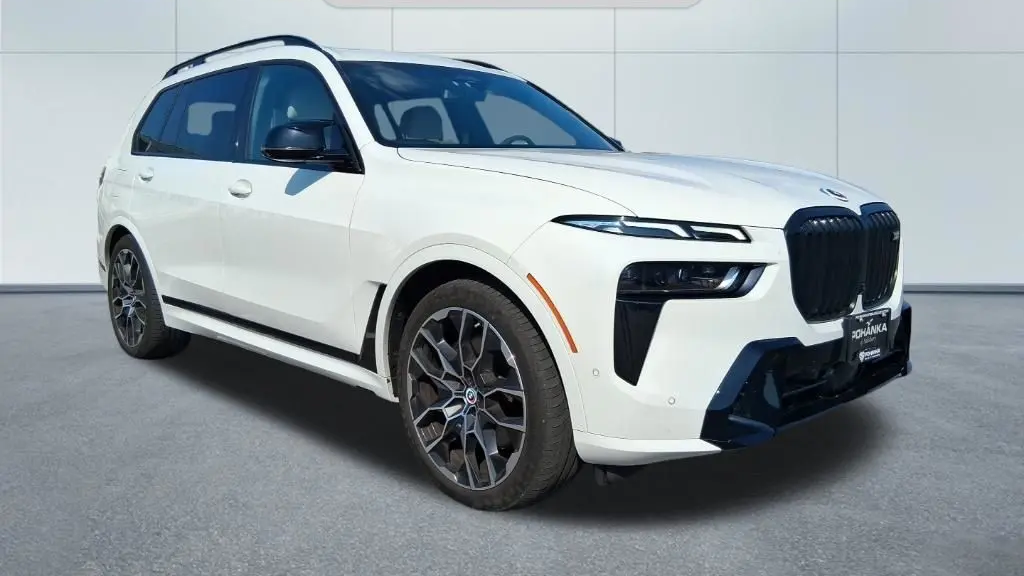2023 BMW X7 M60i