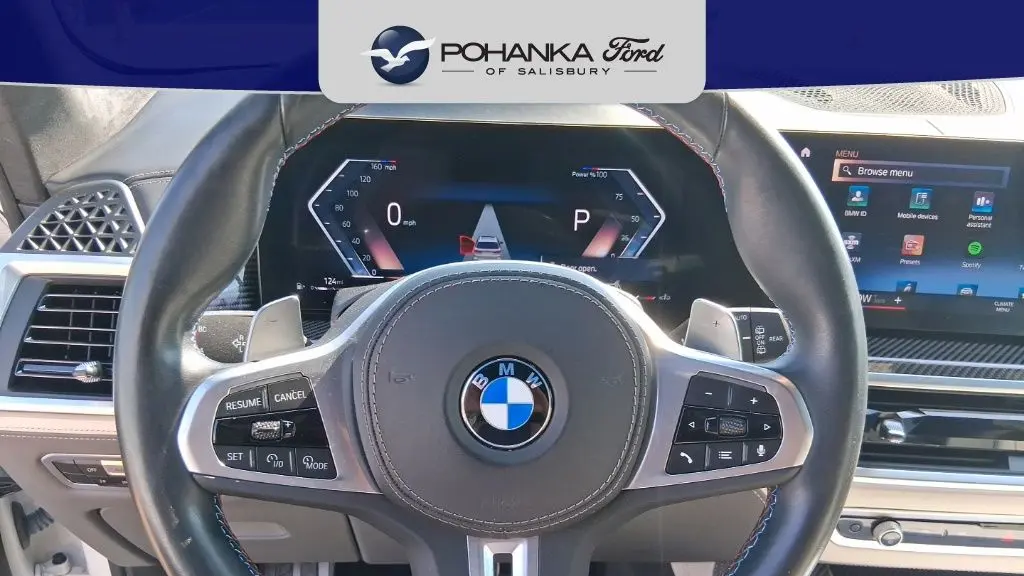 2023 BMW X7 M60i