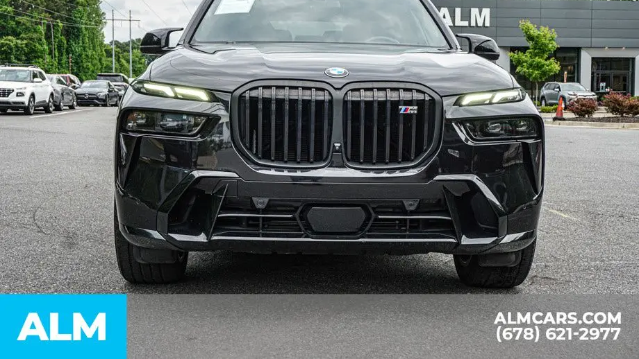 2023 BMW X7 M60i