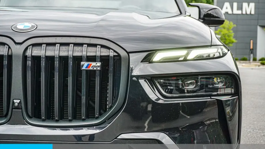 2023 BMW X7 M60i