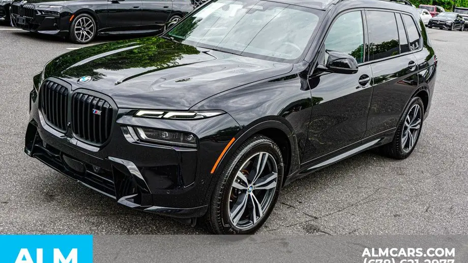 2023 BMW X7 M60i