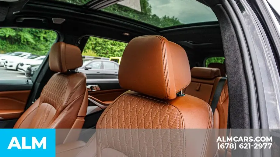 2023 BMW X7 M60i