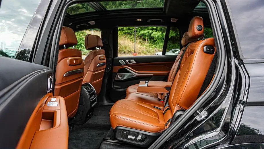 2023 BMW X7 M60i